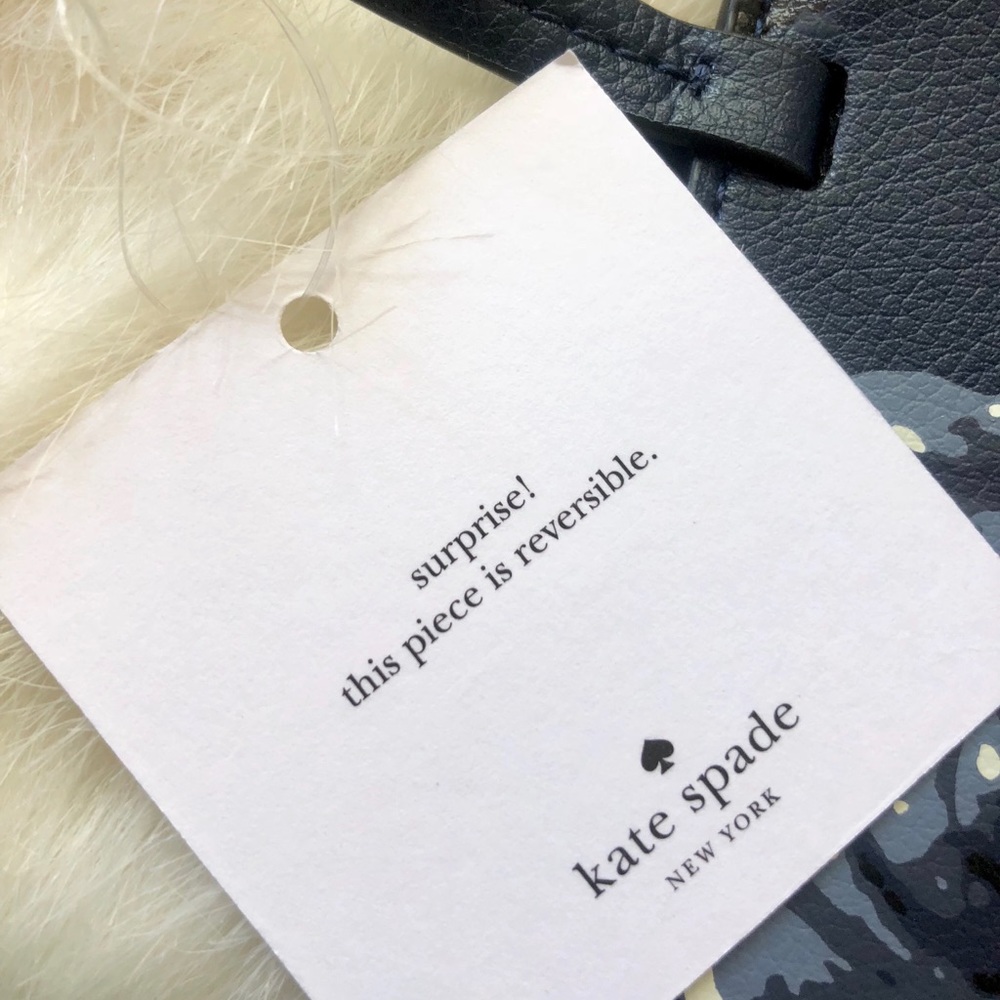 Kate Spade ♠️NWT Reversible Tote Bag With Wristlet - Picture 7 of 8